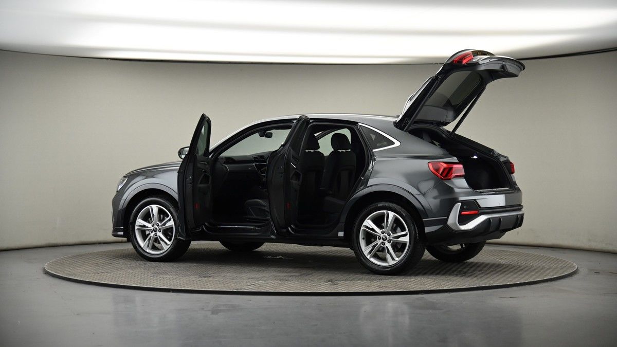 More views of Audi Q3