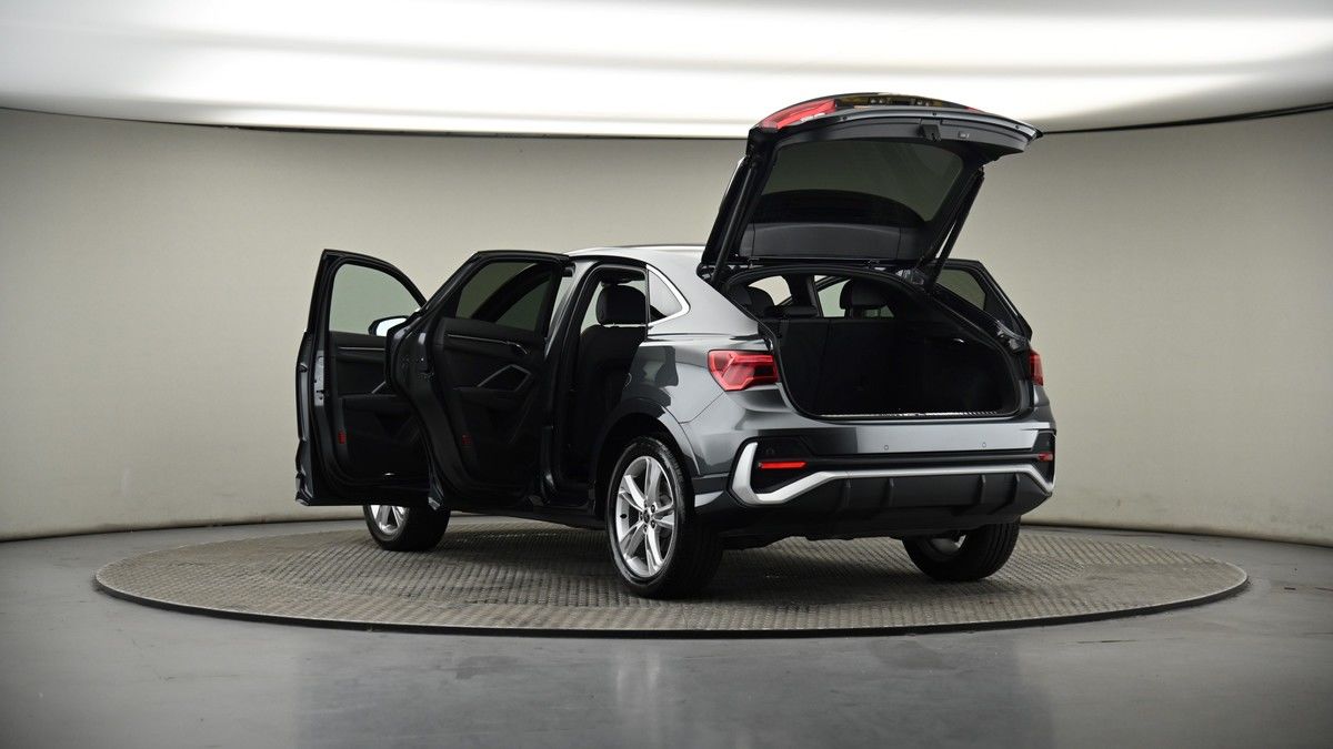 Audi Q3 Image 7
