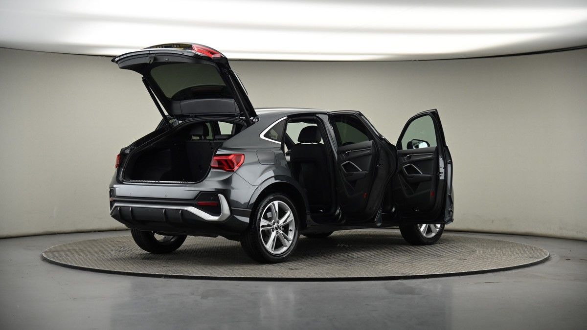 More views of Audi Q3