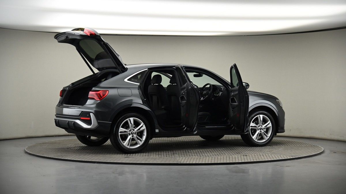 More views of Audi Q3