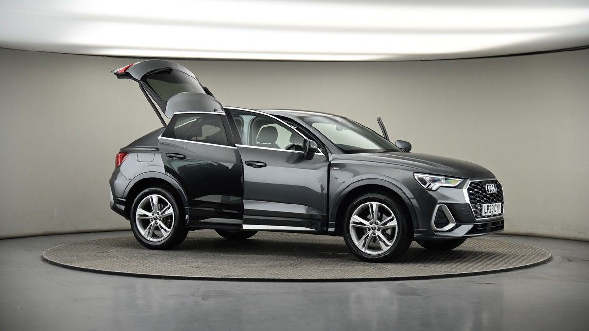 More views of Audi Q3