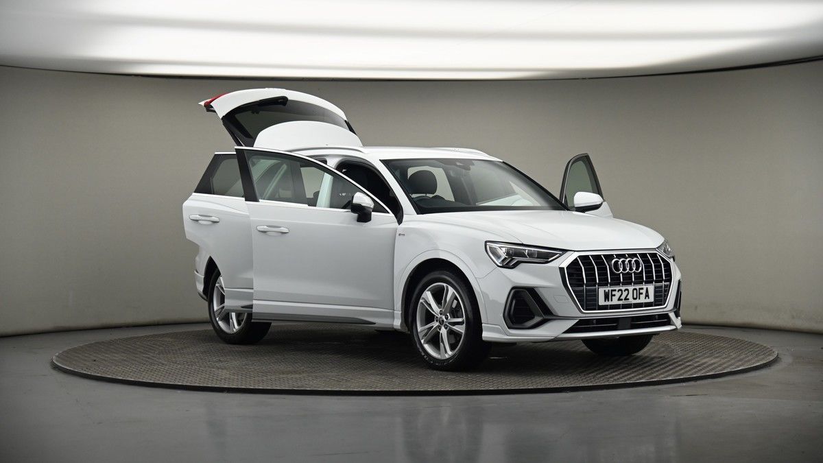 More views of Audi Q3
