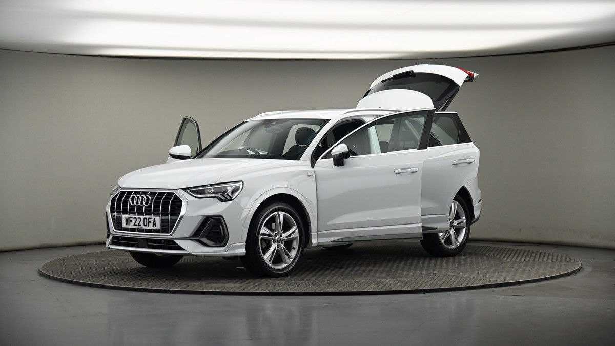 More views of Audi Q3
