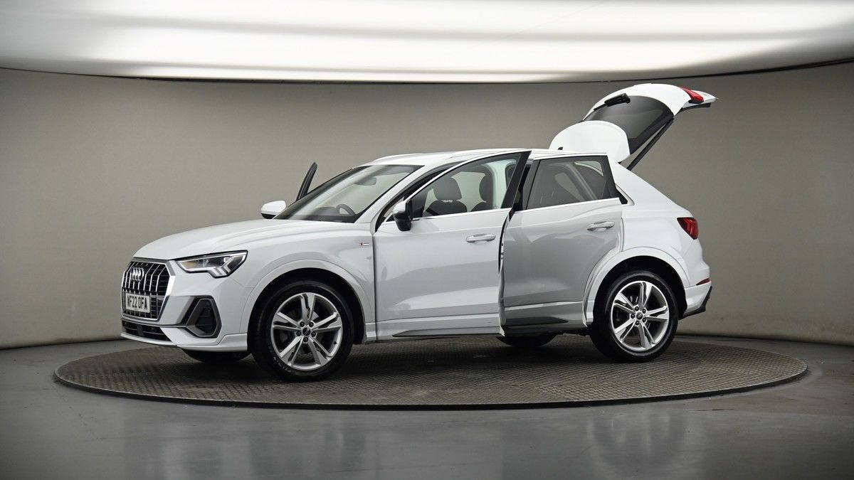 More views of Audi Q3