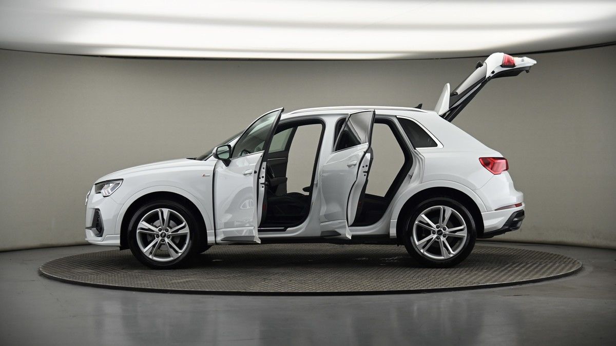 More views of Audi Q3