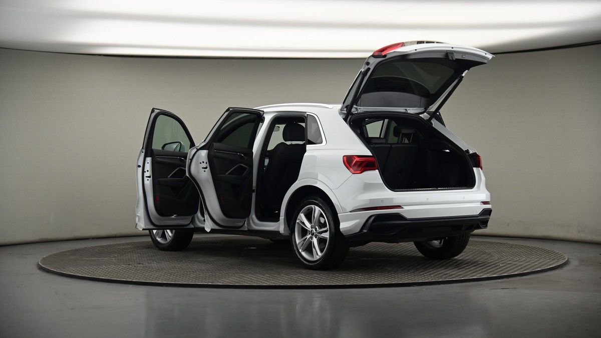 More views of Audi Q3