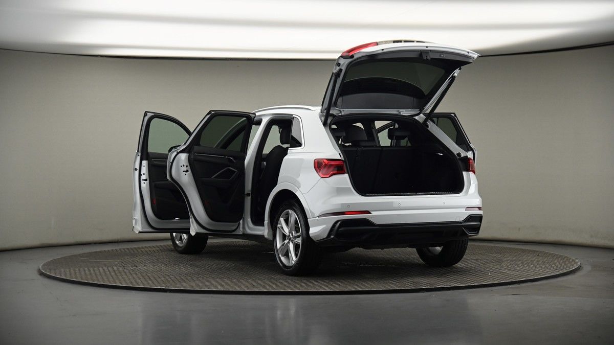 Audi Q3 Image 8