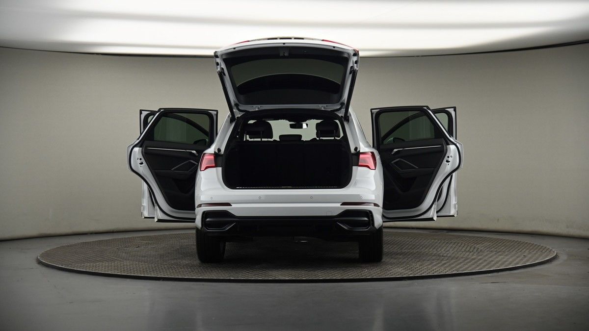 More views of Audi Q3