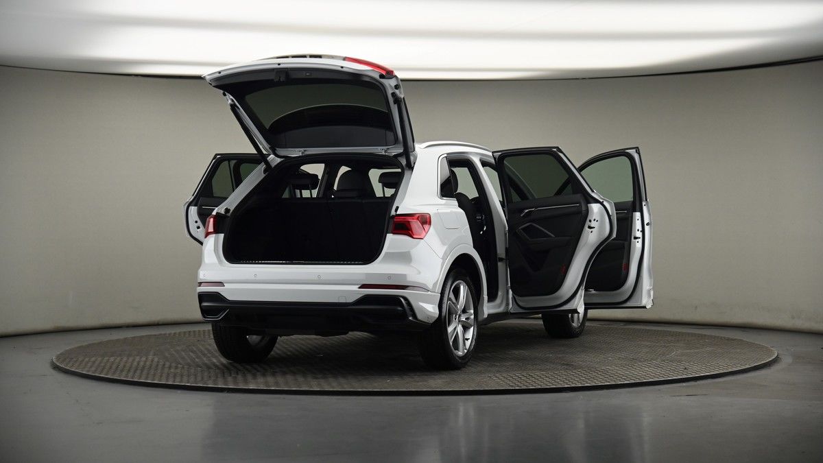More views of Audi Q3