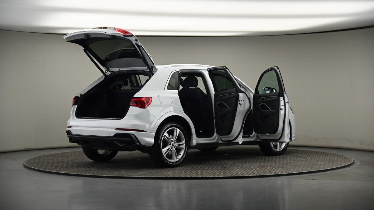 More views of Audi Q3