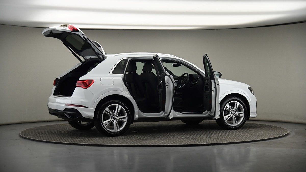 More views of Audi Q3
