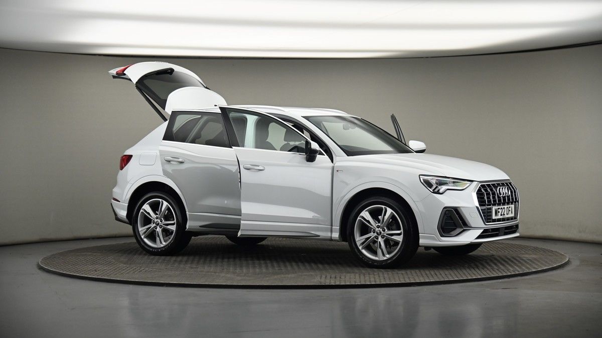 More views of Audi Q3