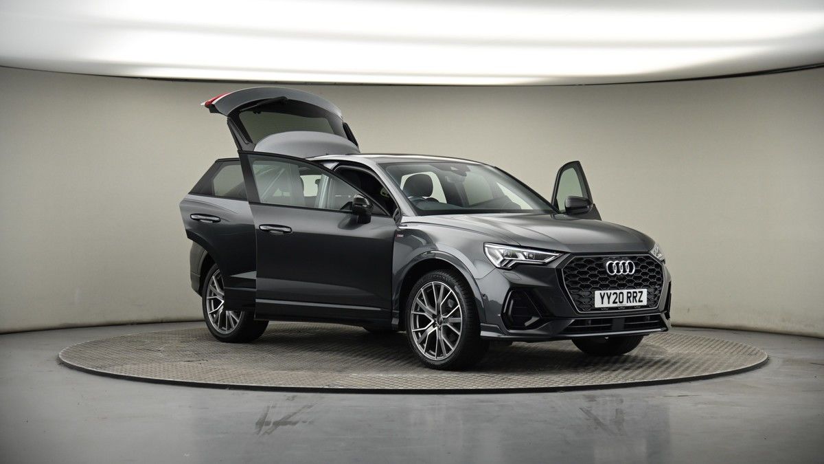 More views of Audi Q3