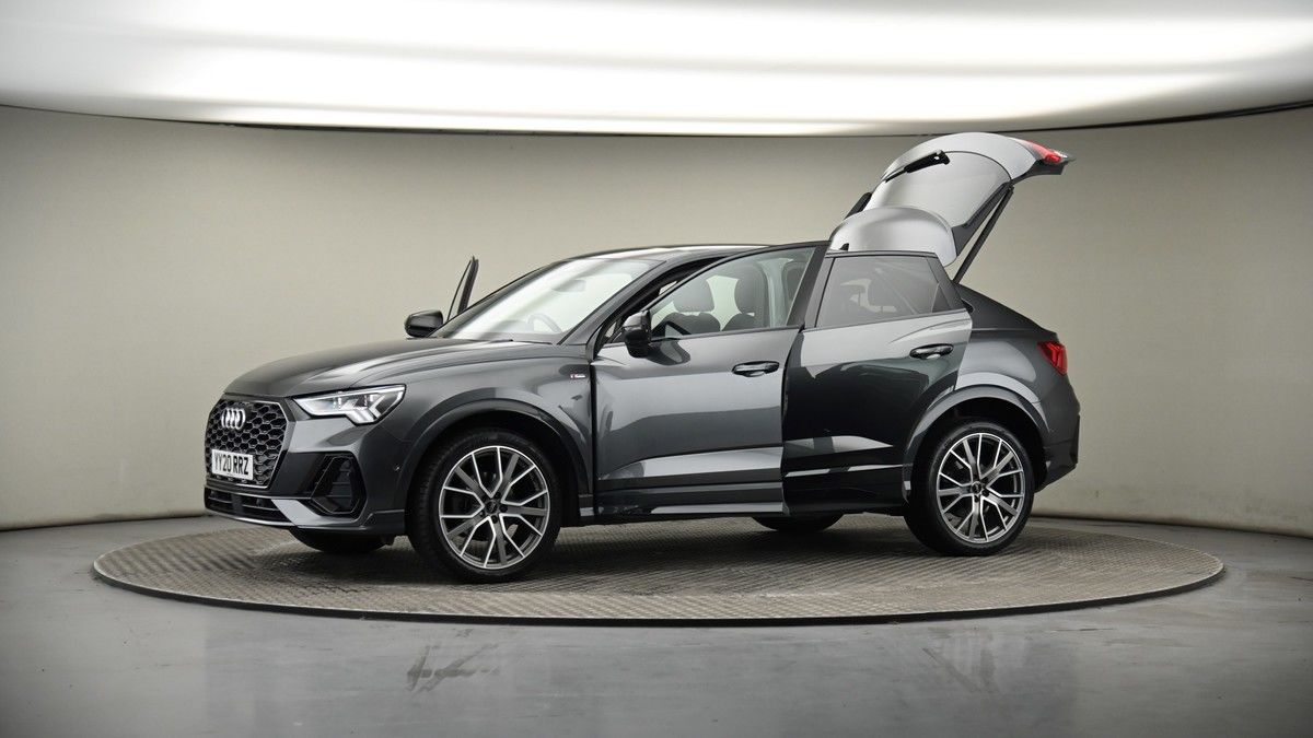More views of Audi Q3