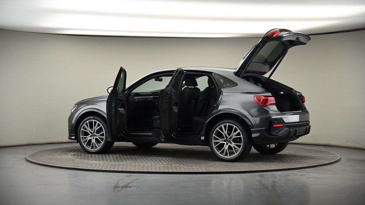 More views of Audi Q3