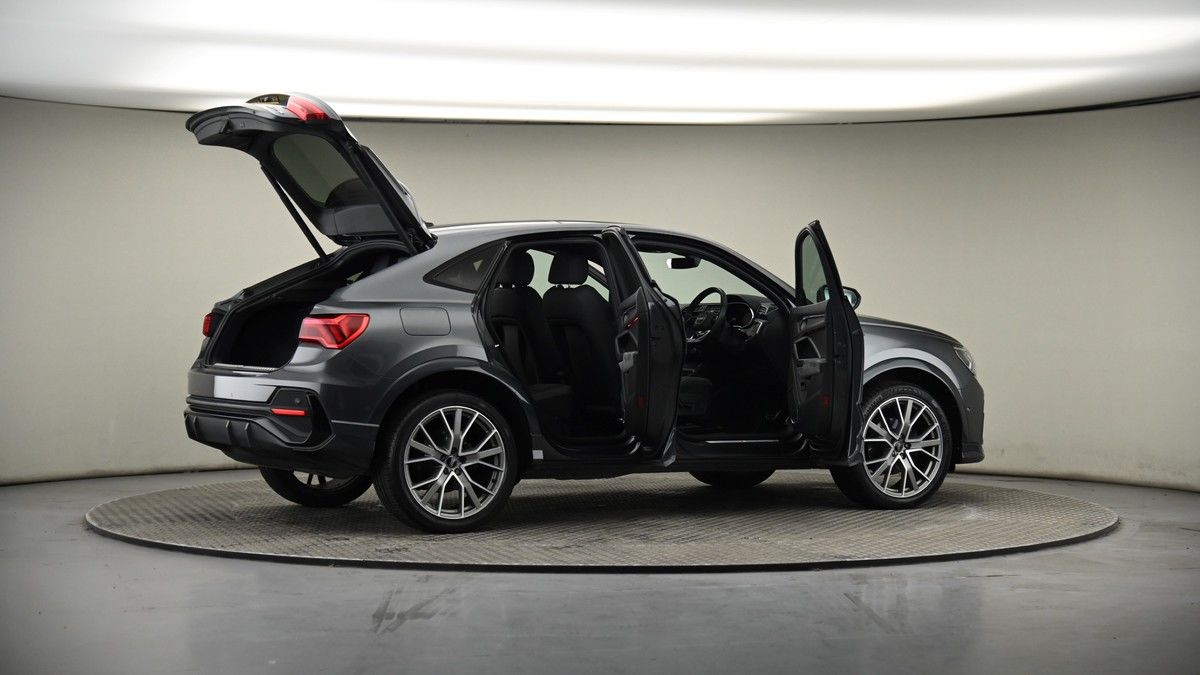 More views of Audi Q3