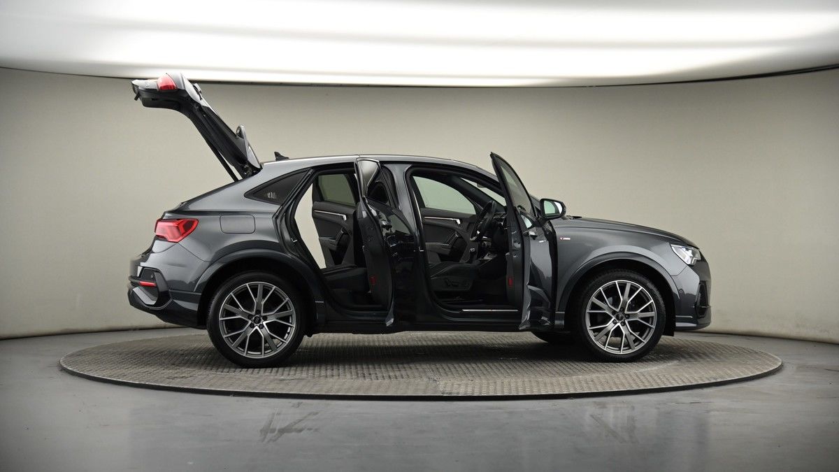More views of Audi Q3