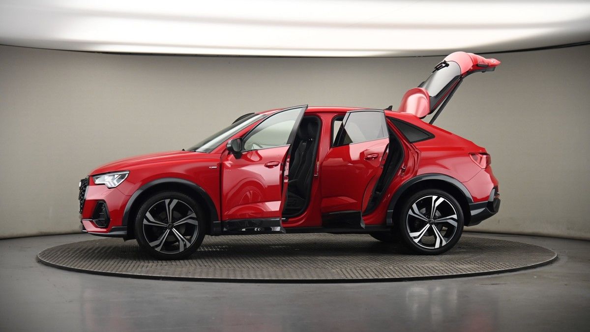 More views of Audi Q3