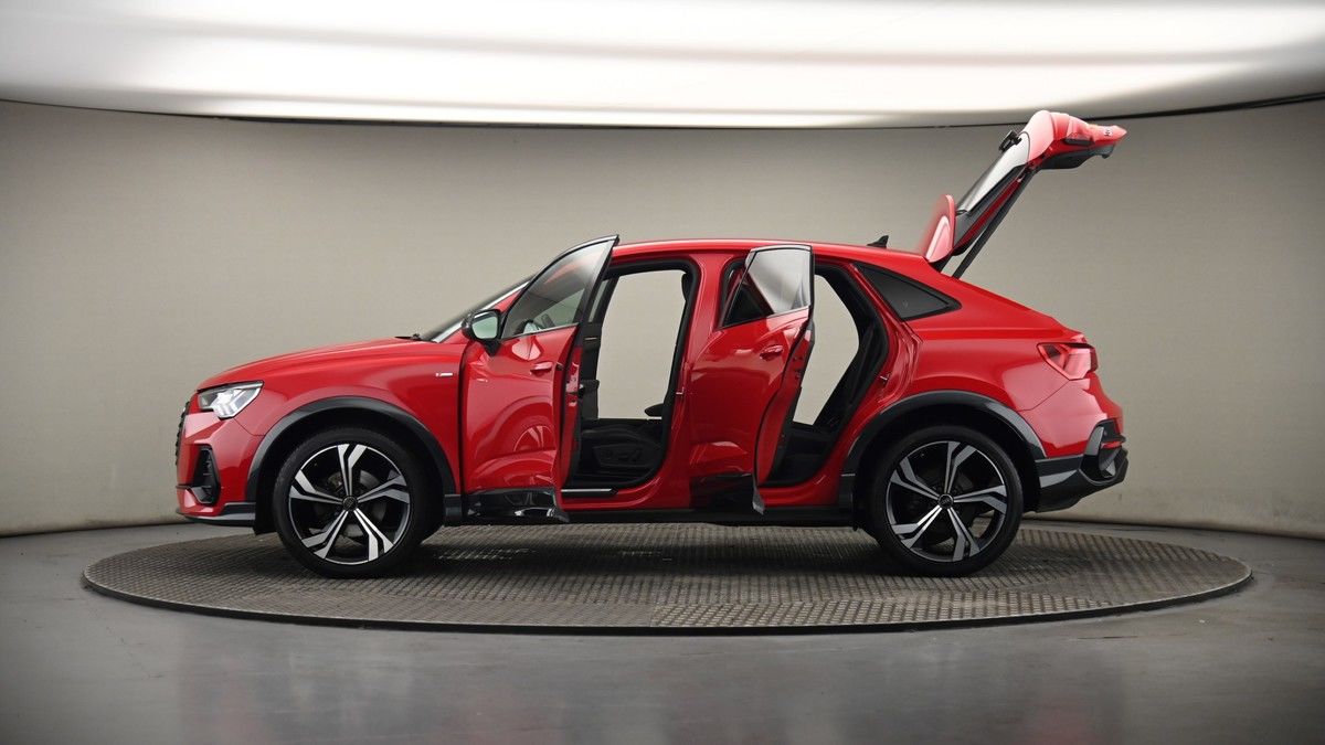 More views of Audi Q3