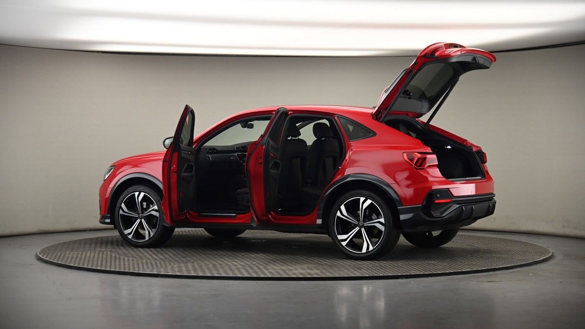 More views of Audi Q3