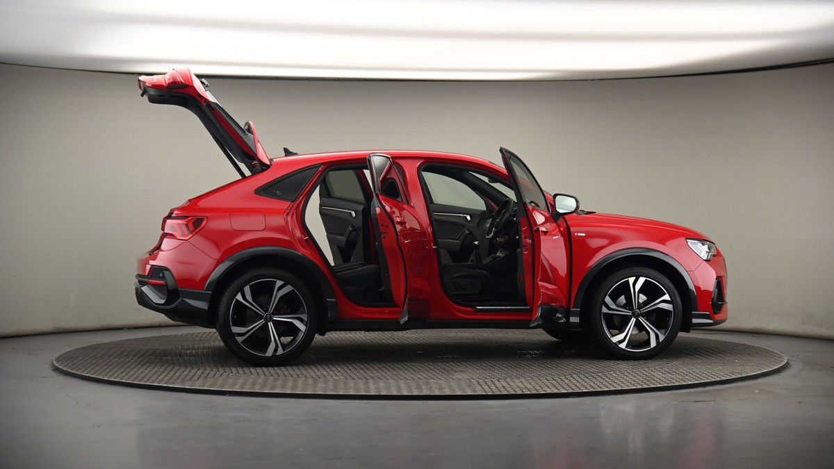 More views of Audi Q3