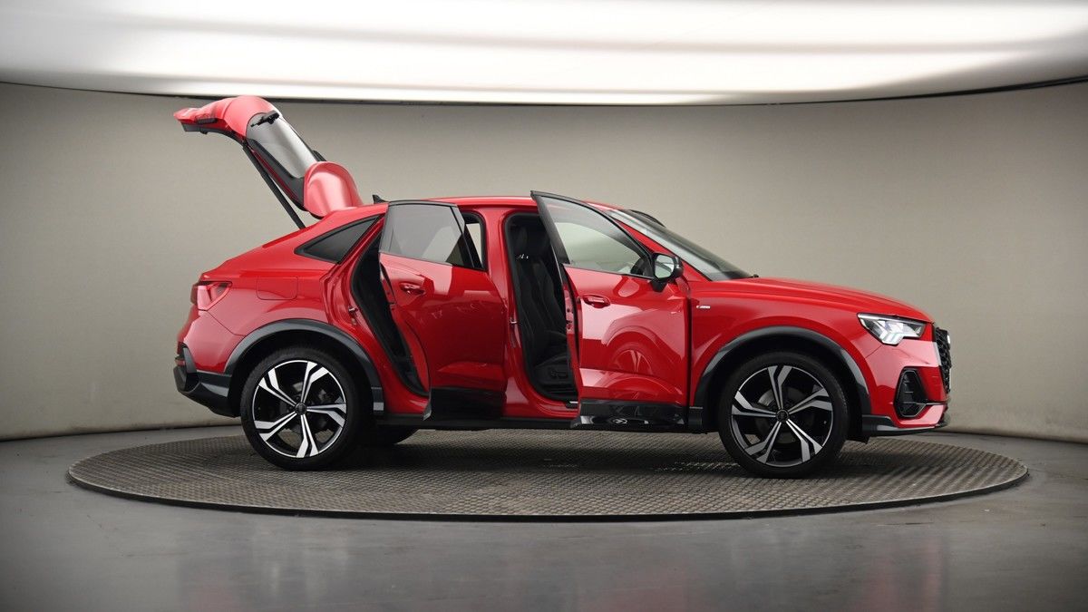 More views of Audi Q3