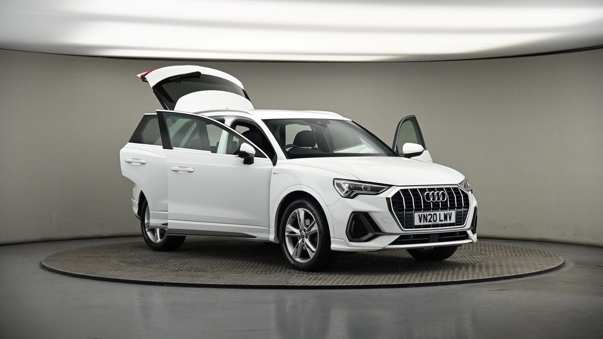 More views of Audi Q3