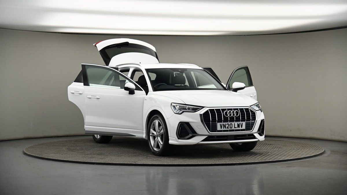 More views of Audi Q3