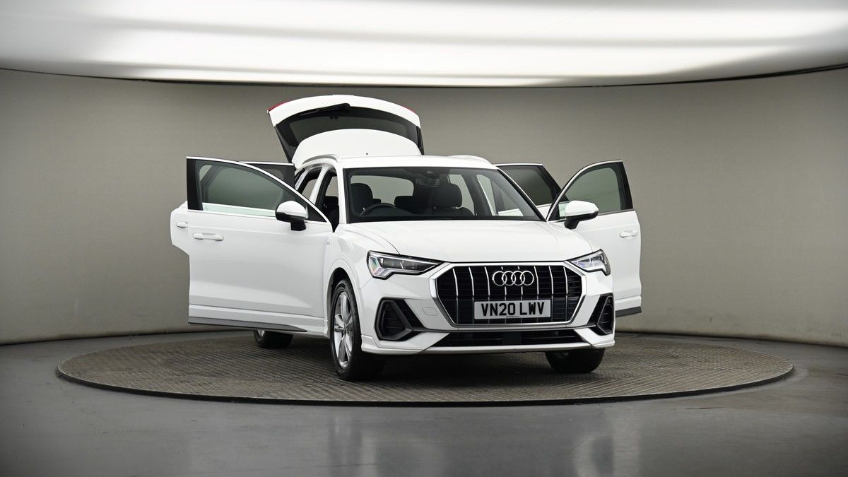 More views of Audi Q3