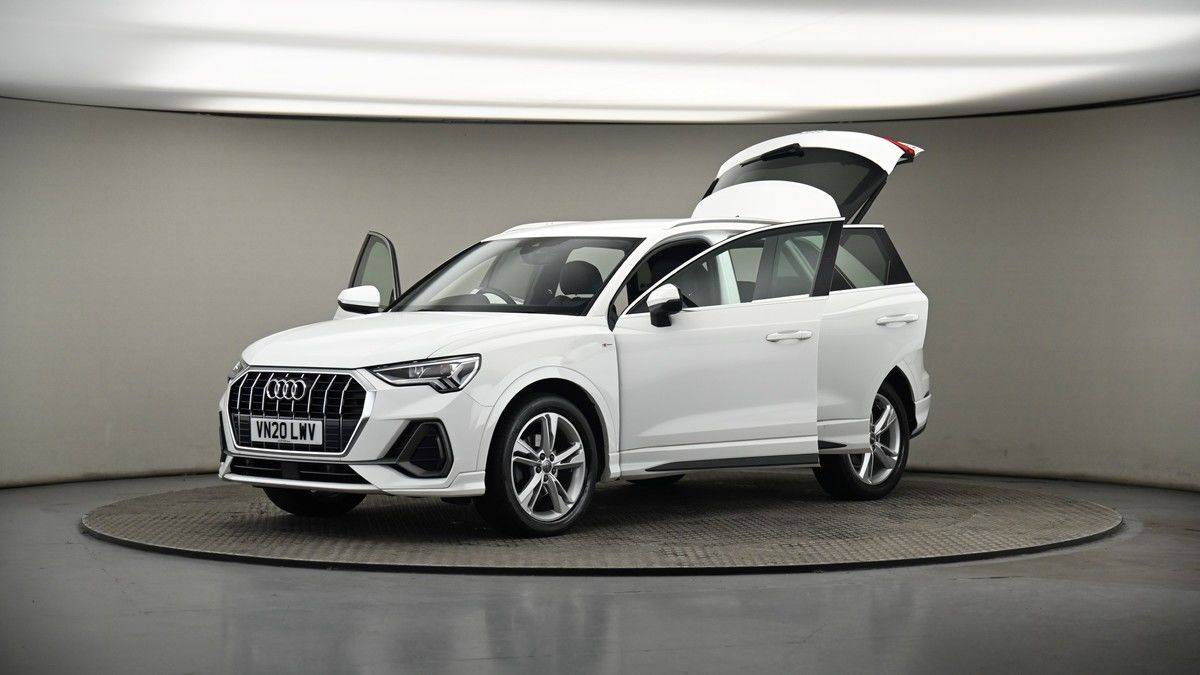 More views of Audi Q3