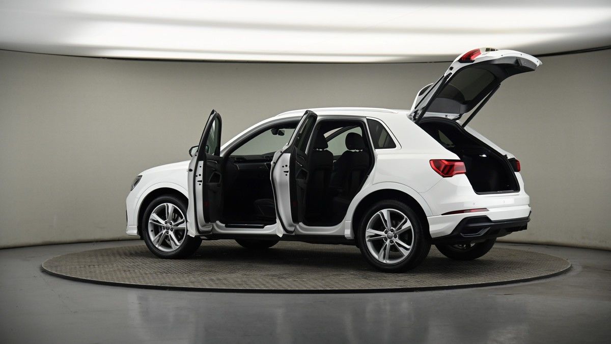 More views of Audi Q3