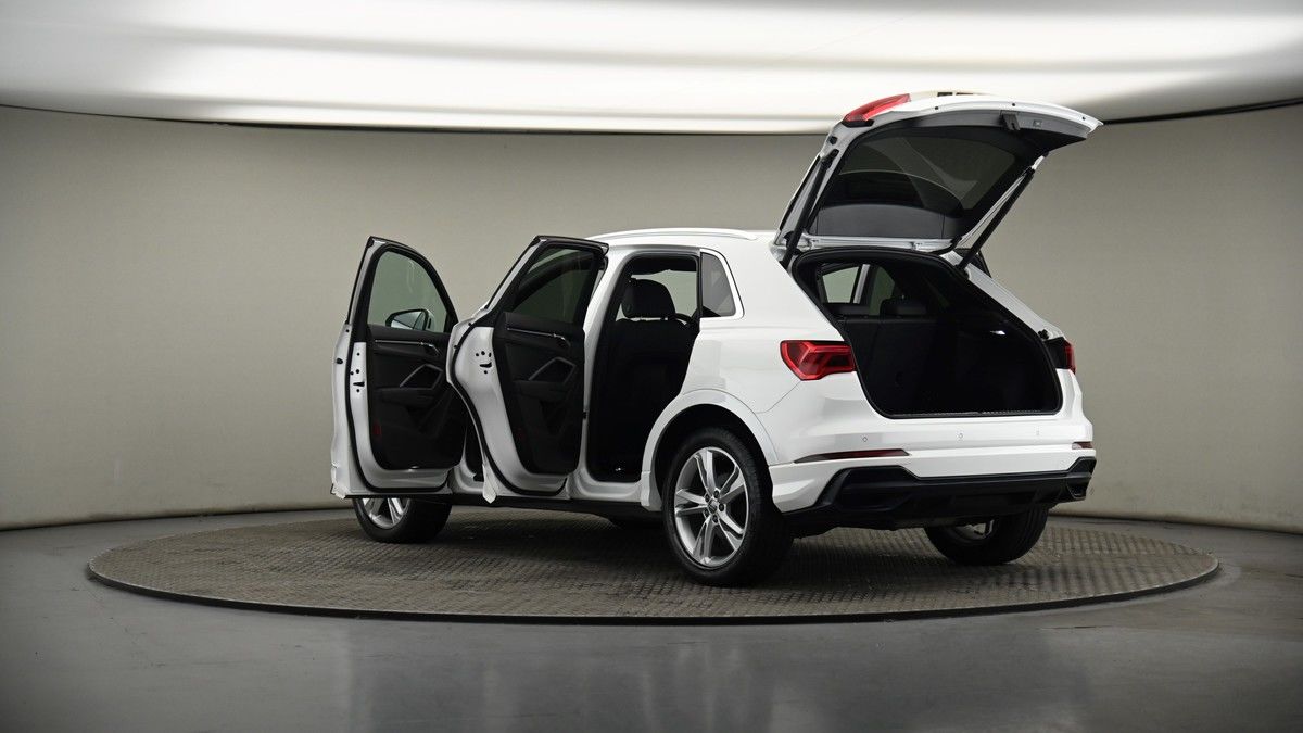 More views of Audi Q3
