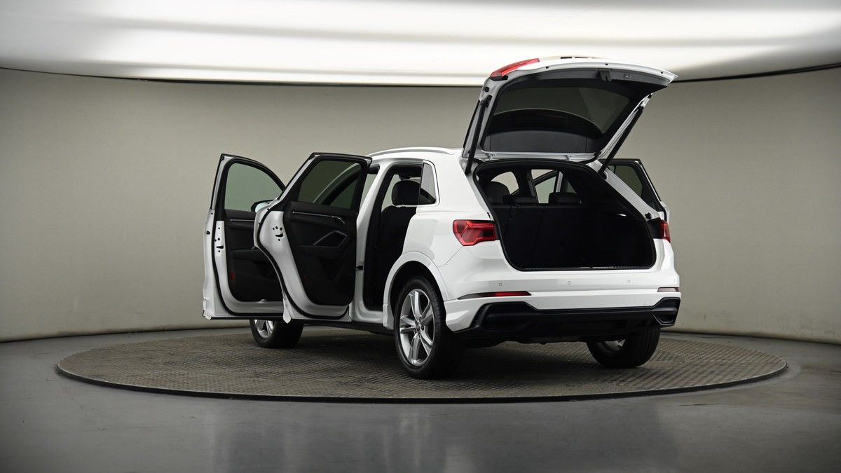 Audi Q3 Image 7