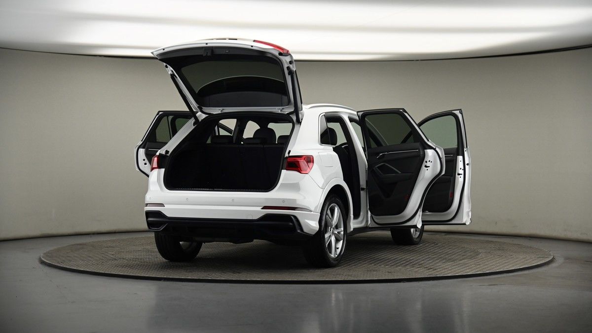 More views of Audi Q3