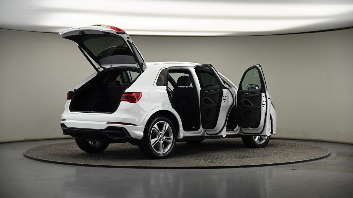 More views of Audi Q3