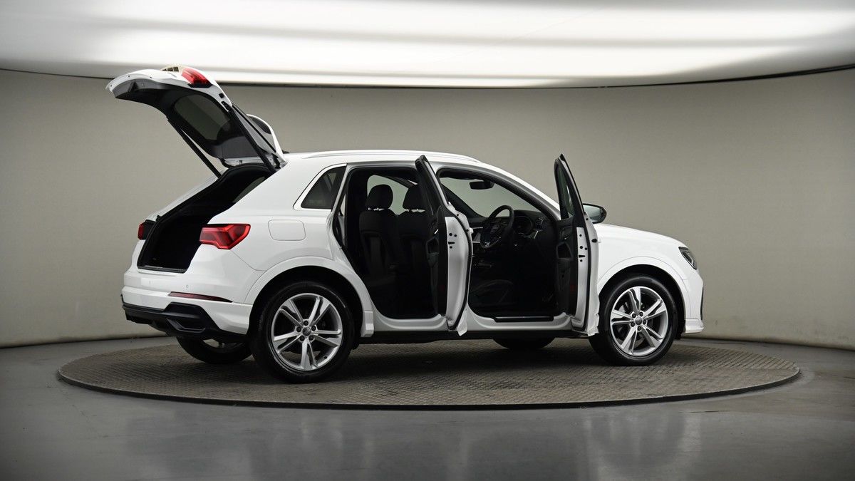 More views of Audi Q3