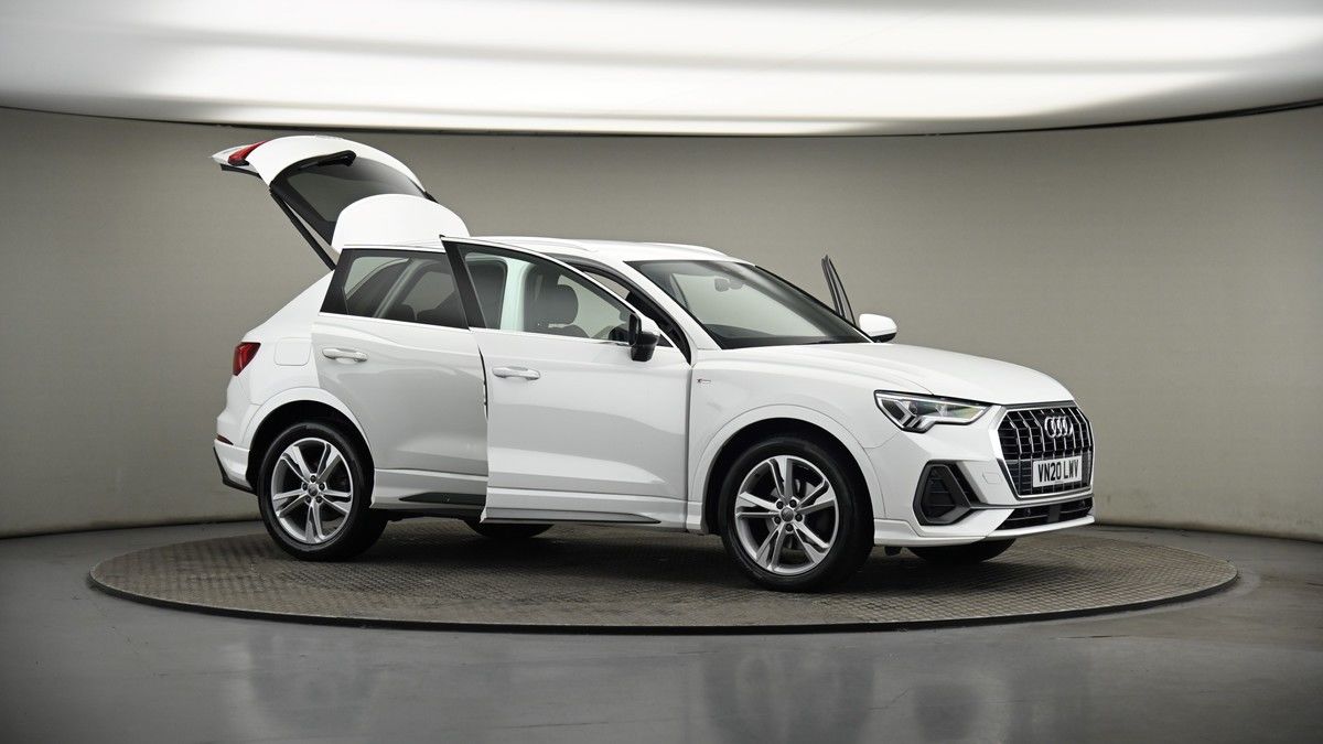 More views of Audi Q3