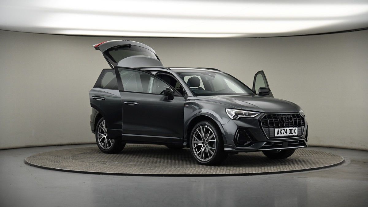 More views of Audi Q3
