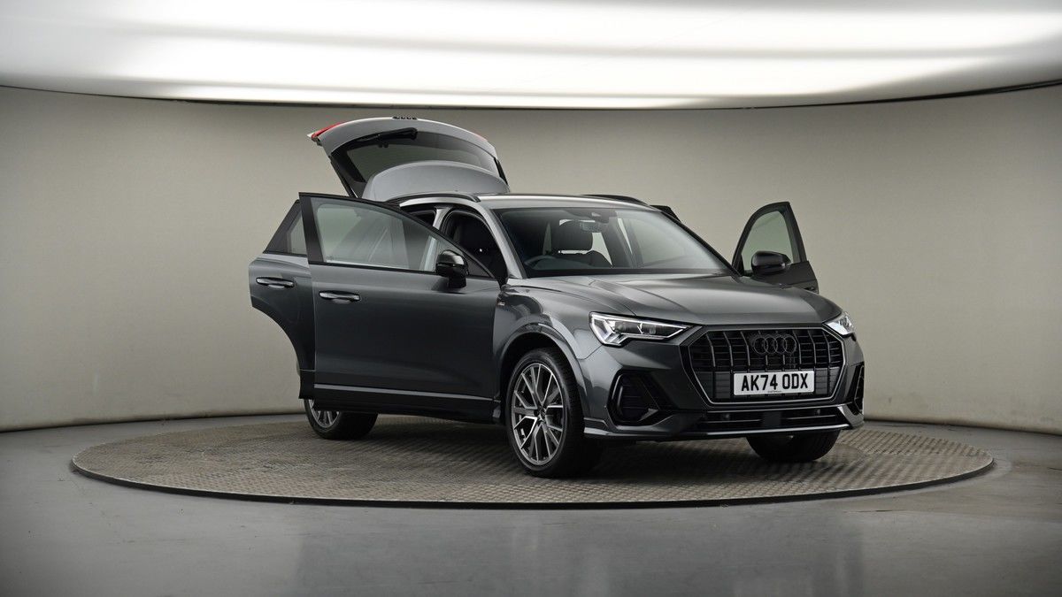 More views of Audi Q3