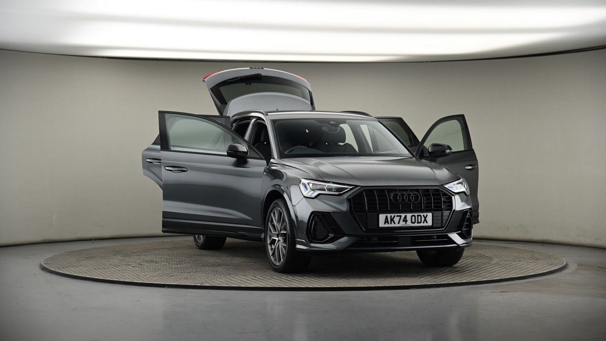 More views of Audi Q3