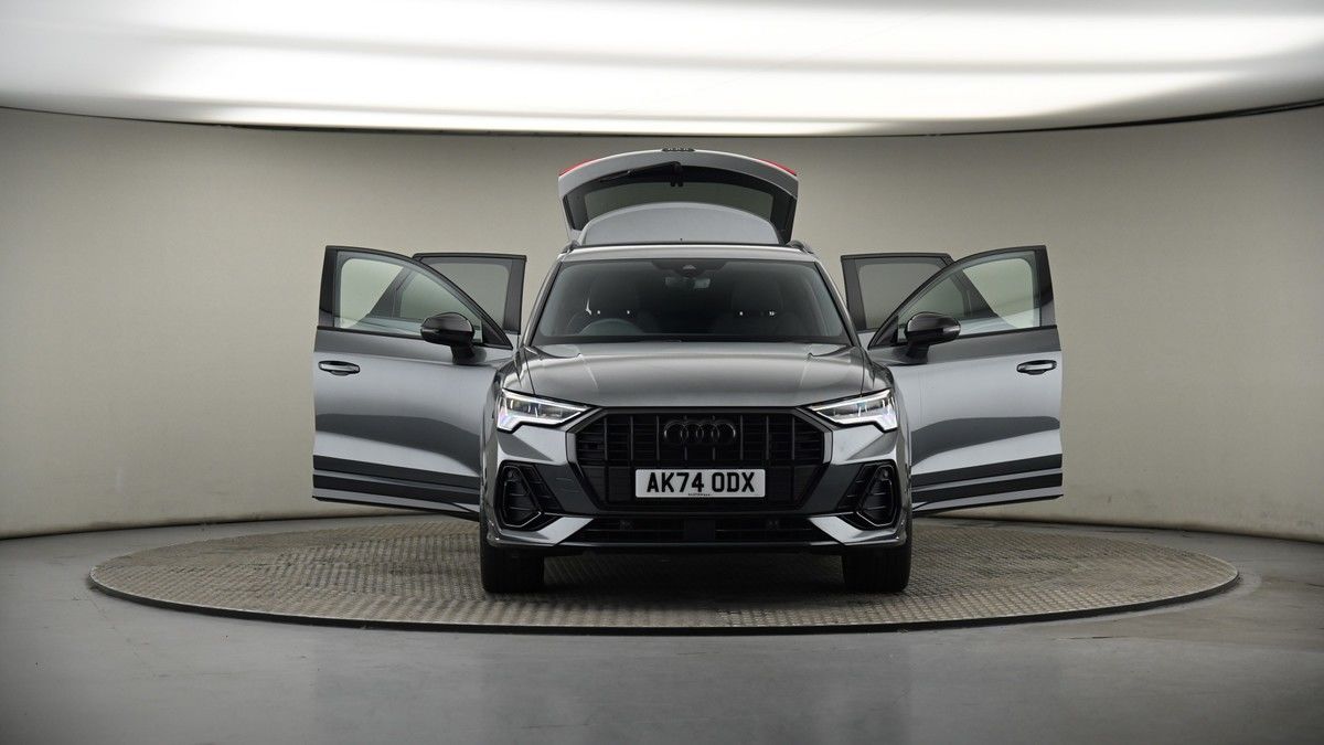 More views of Audi Q3