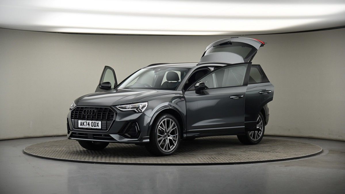 More views of Audi Q3