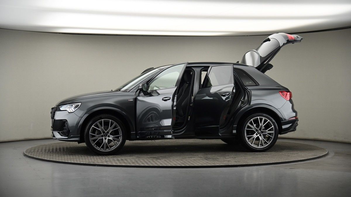More views of Audi Q3