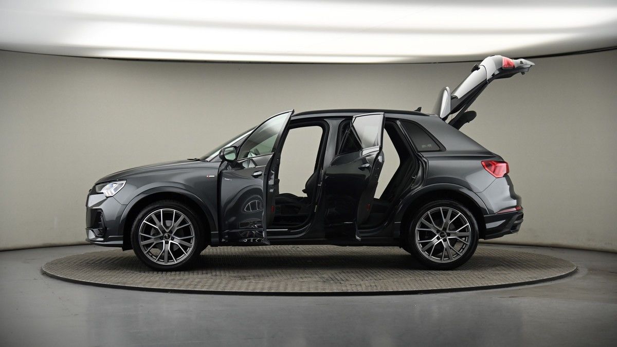 More views of Audi Q3
