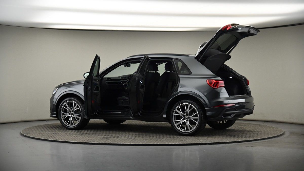 More views of Audi Q3