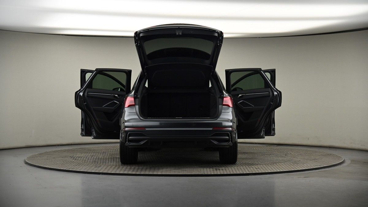 More views of Audi Q3