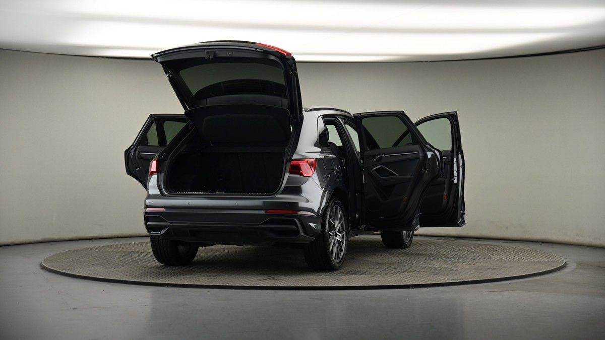 More views of Audi Q3