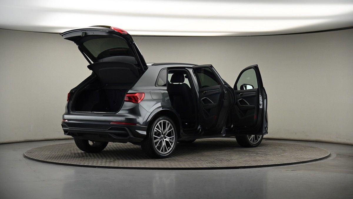 More views of Audi Q3