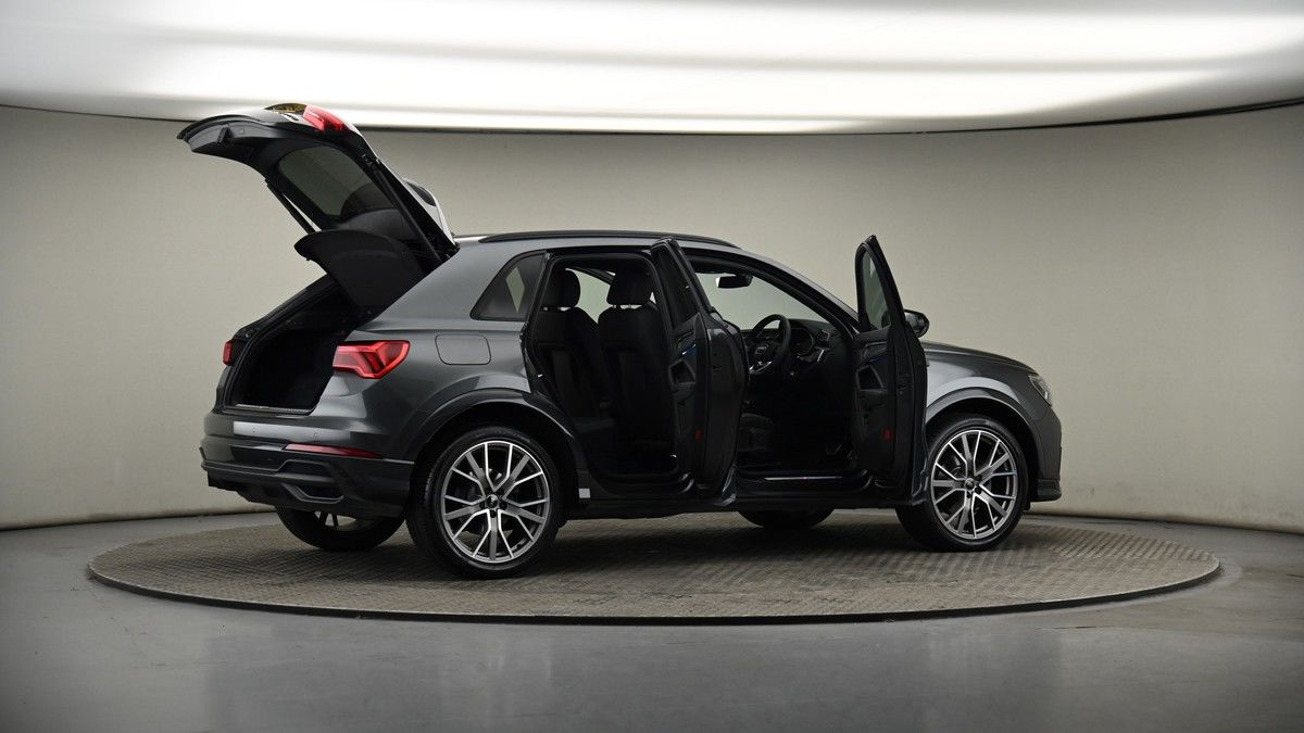 More views of Audi Q3