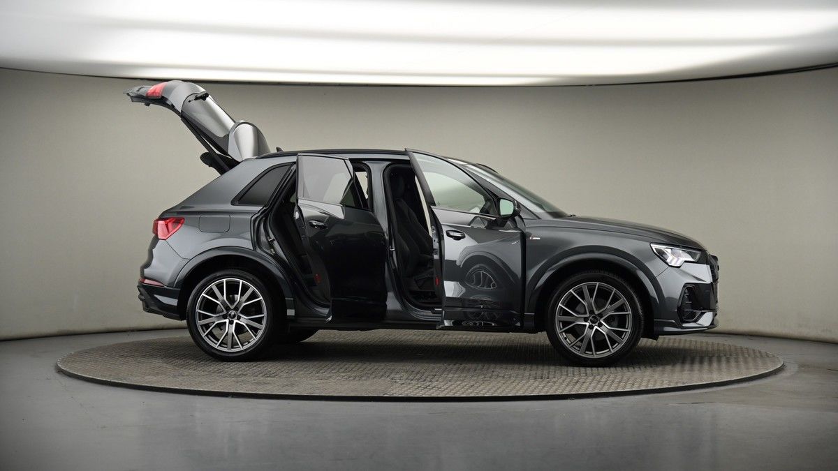 More views of Audi Q3